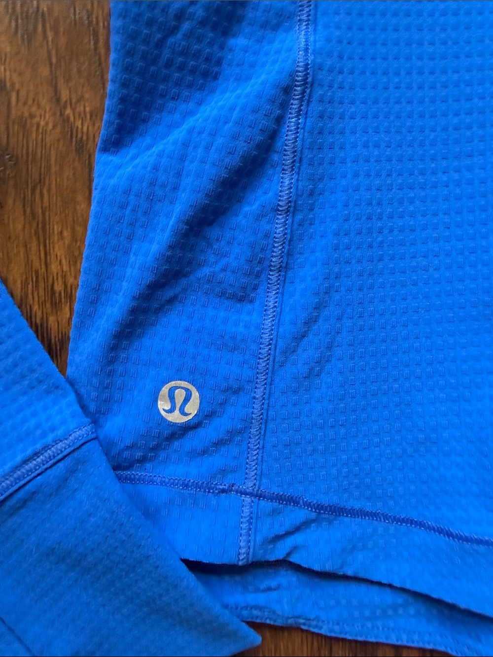 NWT!  Lululemon Ventilated Mesh-Back Run Long Sleeve, size 6 - Picture 10 of 10